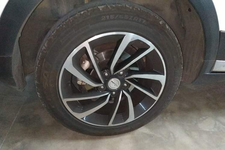Used Zotye T300 2018 EV Flagship Model Right Front Wheel Hub