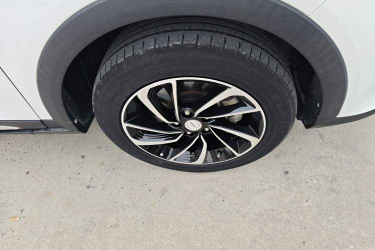 Used Zotye T300 2018 1.5L CVT Deluxe Model Right Front Wheel Hub