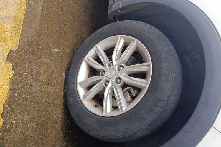 Used Zotye T300 2018 1.5L CVT Elite Model Right Front Wheel Hub