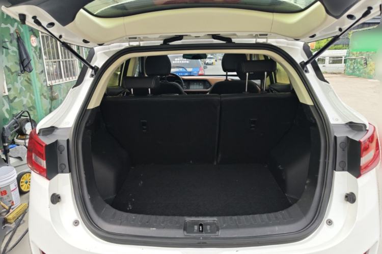 Used Zotye T300 2018 1.5L CVT Deluxe Model Trunk
