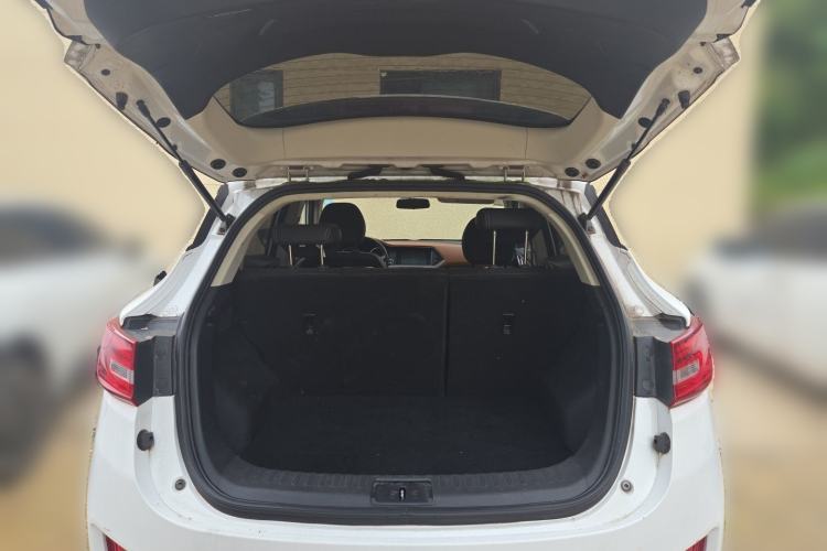 Used Zotye T300 2018 1.5L CVT Luxury Model Trunk