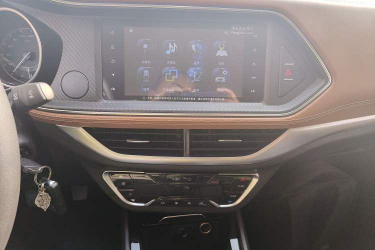 Used Zotye T300 2019 1.5L Manual "Xiao Qiang" Edition Audio And AC Panel