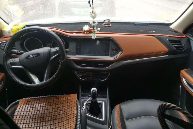 Used Zotye T300 2019 1.5L Manual "Xiao Qiang" Edition Center Console