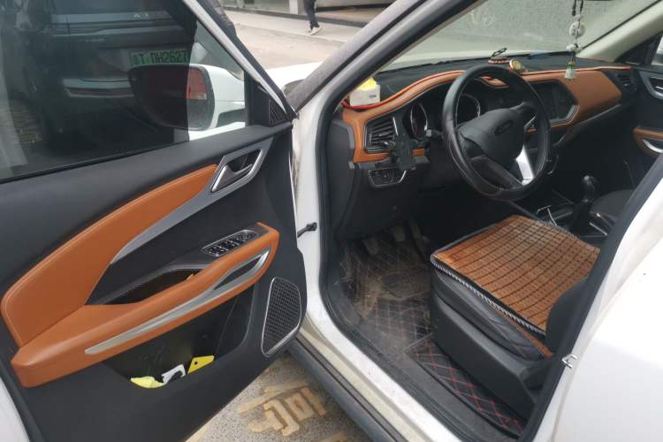 Used Zotye T300 2019 1.5L Manual "Xiao Qiang" Edition Driver Seat