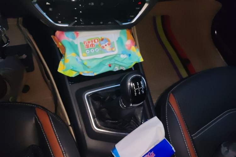 Used Zotye T300 2019 1.5L Manual "Xiao Qiang" Edition Gear Lever