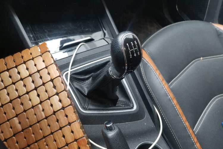 Used Zotye T300 2019 1.5L Manual "Xiao Qiang" Edition Gear Lever