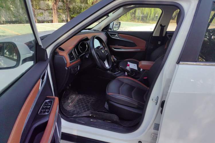 Used Zotye T300 2019 1.5L Manual "Xiao Qiang" Edition Interior 4
