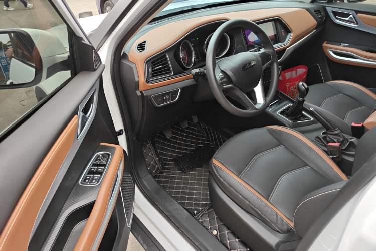 Used Zotye T300 2023 T300L 1.5L Manual Standard Edition Driver Seat