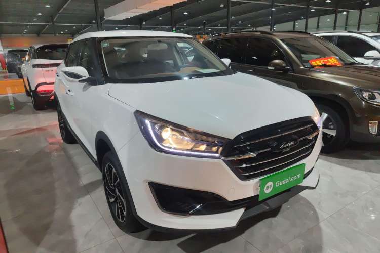 Used Zotye T300 2023 T300L 1.5L Manual Standard Edition Front Right 45 Deg