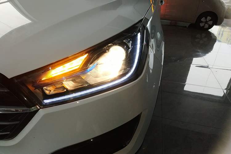 Used Zotye T300 2023 T300L 1.5L Manual Standard Edition Left Front Headlight