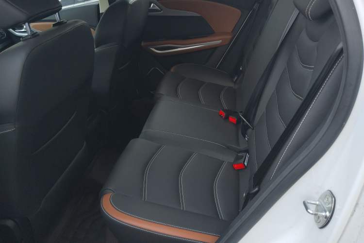 Used Zotye T300 2023 T300L 1.5L Manual Standard Edition Left Rear Seat