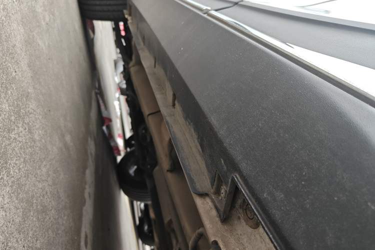 Used Zotye T300 2023 T300L 1.5L Manual Standard Edition Left Side Sill