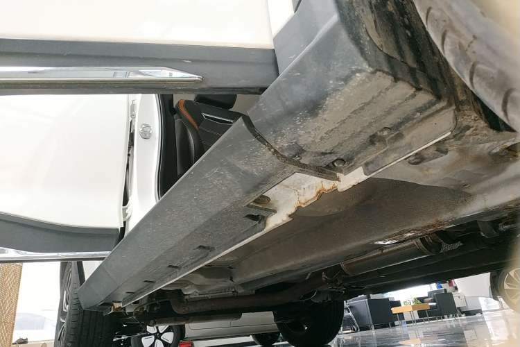 Used Zotye T300 2023 T300L 1.5L Manual Standard Edition Right Side Sill
