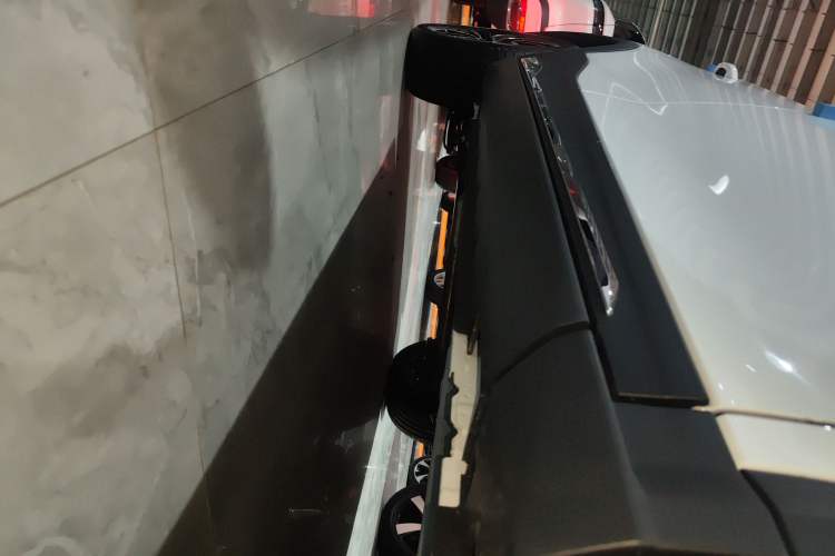 Used Zotye T300 2023 T300L 1.5L Manual Standard Edition Right Side Sill
