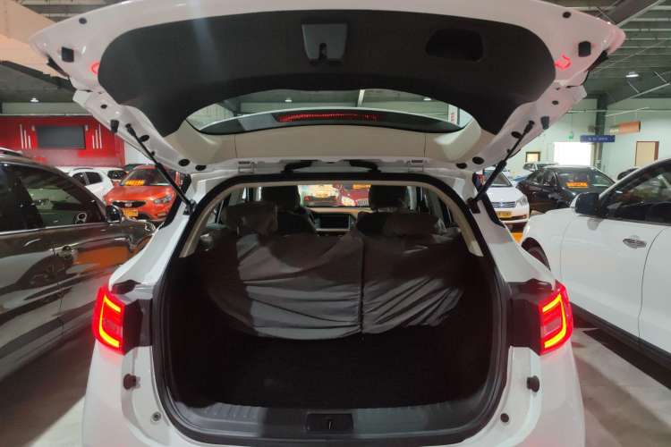 Used Zotye T300 2023 T300L 1.5L Manual Standard Edition Trunk