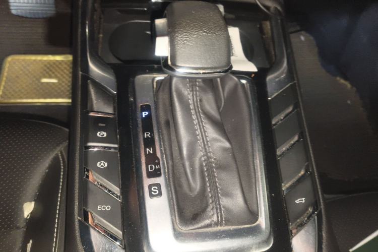 Used Zotye T500 2018 1.5T Automatic Luxury Model Gear Lever