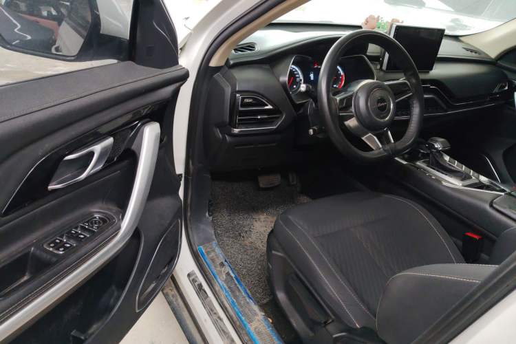 Used Zotye T500 2018 1.5T Automatic Luxury Model Interior 2