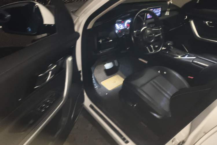 Used Zotye T500 2018 1.5T Automatic Luxury Model Interior 3