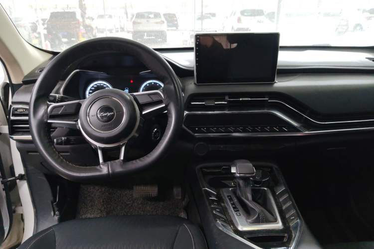 Used Zotye T500 2018 1.5T Automatic Luxury Model Interior 3