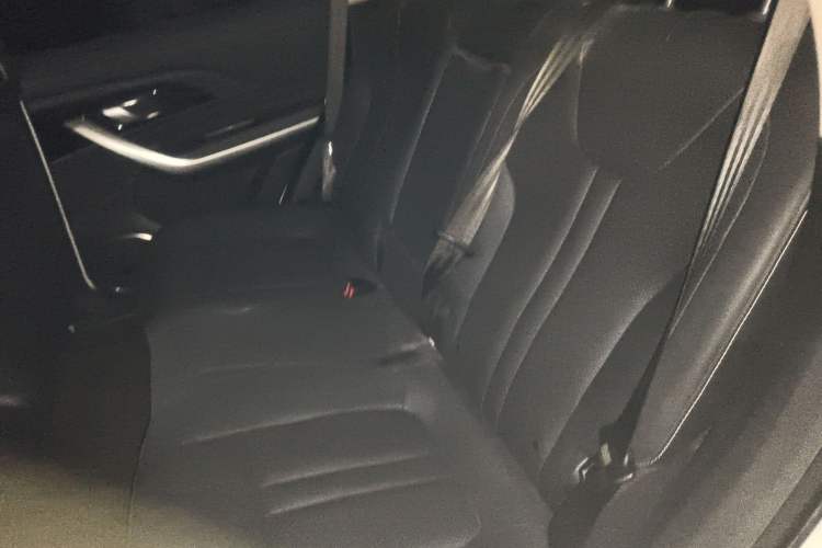 Used Zotye T500 2018 1.5T Automatic Luxury Model Interior 4