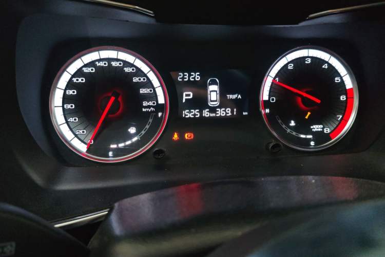 Used Zotye T500 2018 1.5T Automatic Luxury Model Odometer Close Up