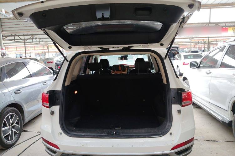 Used Zotye T500 2018 1.5T Automatic Luxury Model Trunk