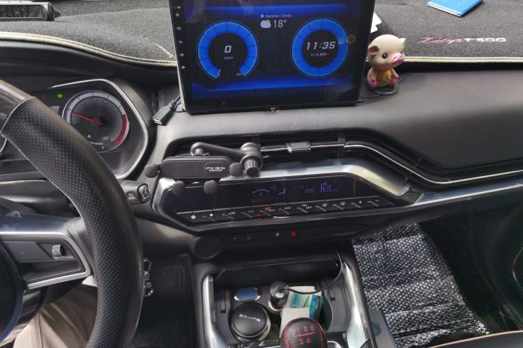 Used Zotye T500 2018 1.5T Manual Luxury Model Audio And AC Panel