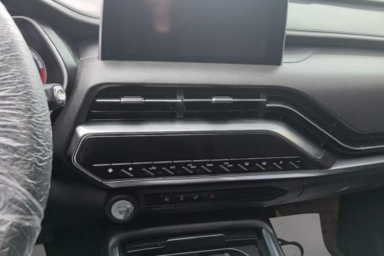 Used Zotye T500 2018 1.5T Automatic Luxury Model Audio And AC Panel
