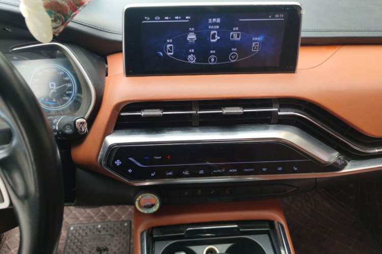 Used Zotye T500 2018 1.5T Automatic Smart Connected Prestige Model Audio And AC Panel