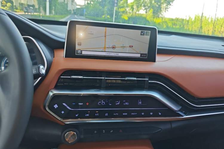 Used Zotye T500 2018 1.5T Automatic Smart Connected Prestige Model Audio And AC Panel
