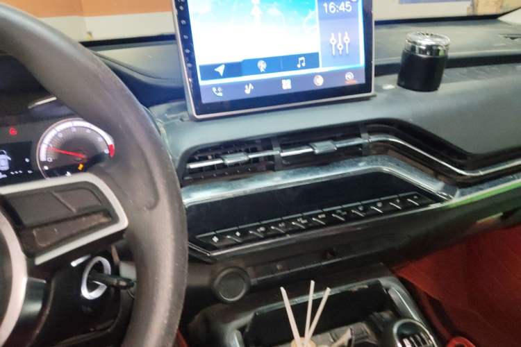 Used Zotye T500 2018 1.5T Manual Luxury Model Audio And AC Panel