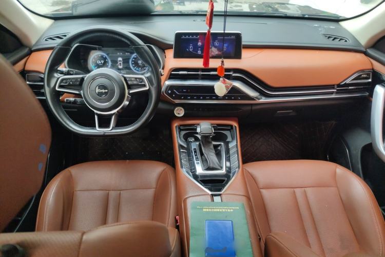 Used Zotye T500 2018 1.5T Automatic Smart Connected Prestige Model Center Console