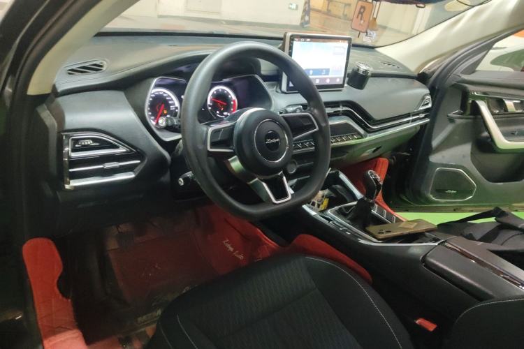 Used Zotye T500 2018 1.5T Manual Luxury Model Center Console
