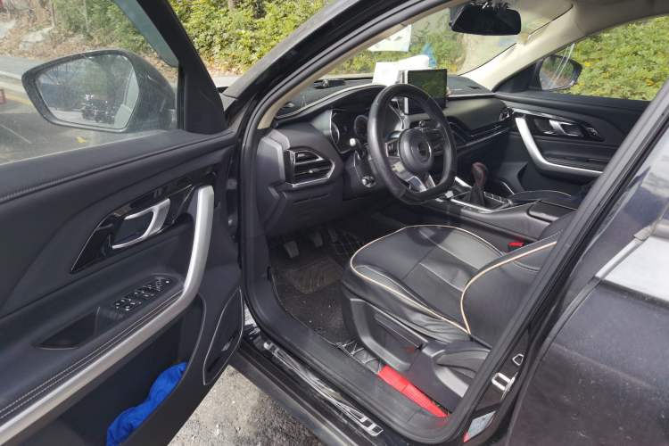 Used Zotye T500 2018 1.5T Manual Luxury Model Driver Seat