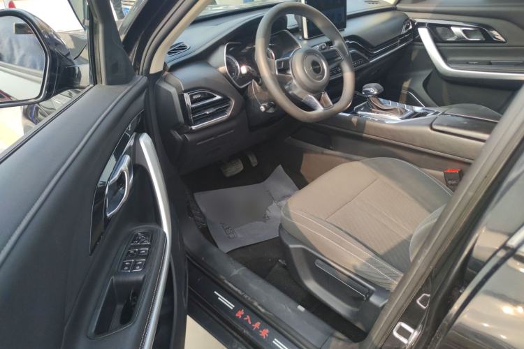 Used Zotye T500 2018 1.5T Automatic Luxury Model Driver Seat
