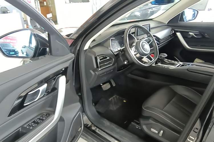 Used Zotye T500 2018 1.5T Automatic Smart Connected Prestige Model Driver Seat