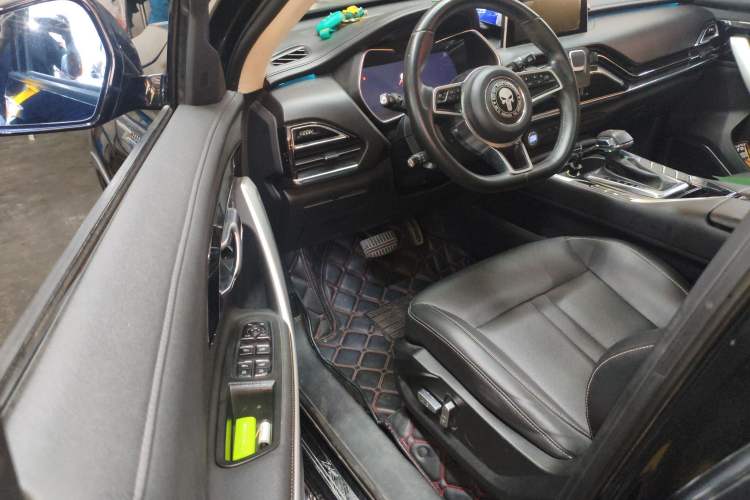 Used Zotye T500 2018 1.5T Automatic Smart Connected Prestige Model Driver Seat
