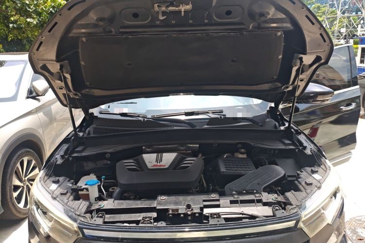 Used Zotye T500 2018 1.5T Manual Luxury Model Engine Bay