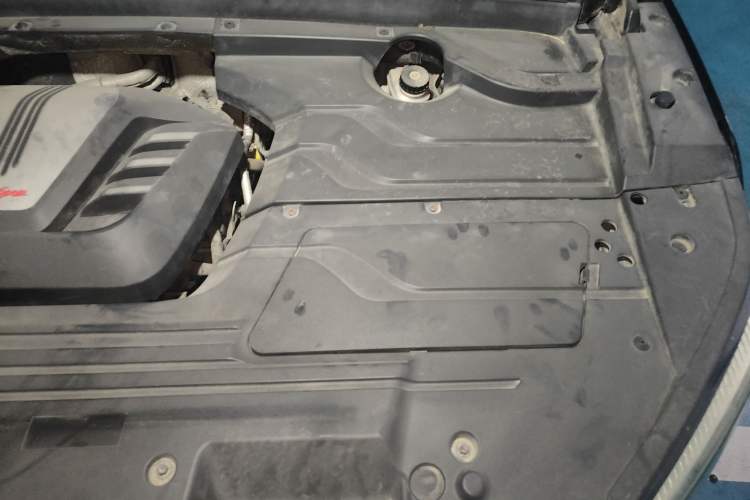 Used Zotye T500 2018 1.5T Manual Luxury Model Engine Bay Left