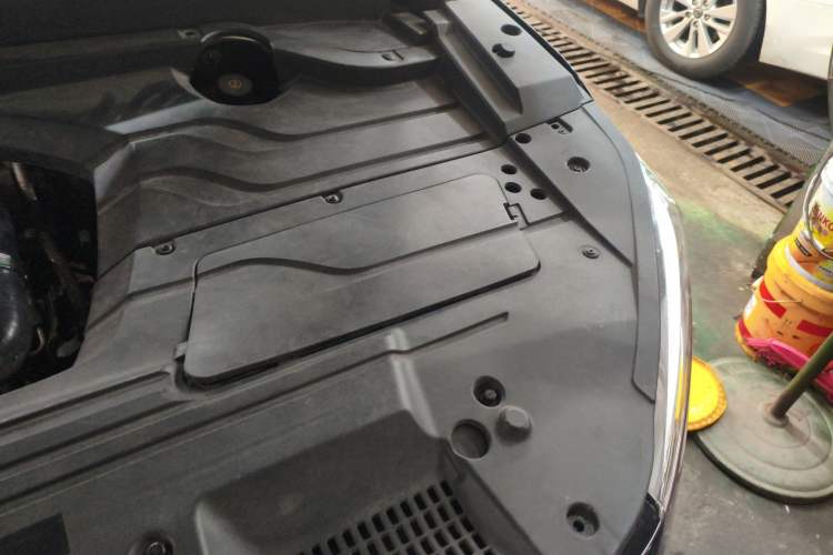 Used Zotye T500 2018 1.5T Automatic Smart Connected Prestige Model Engine Bay Left