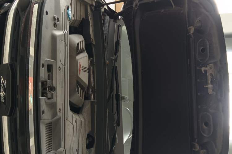Used Zotye T500 2018 1.5T Automatic Smart Connected Prestige Model Engine Bay