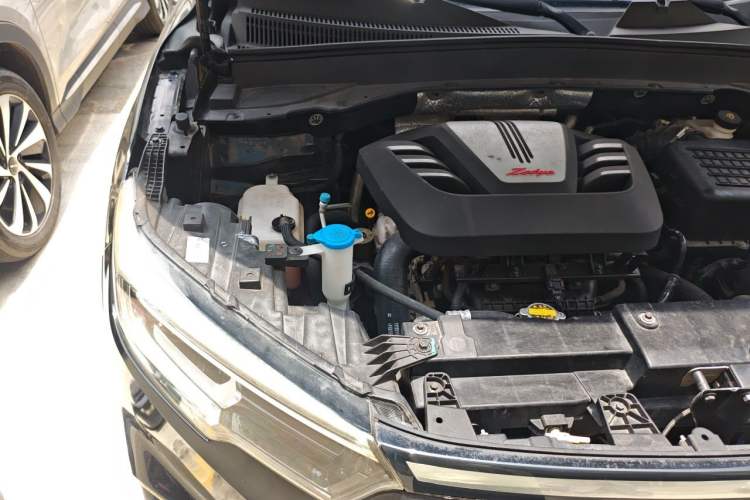 Used Zotye T500 2018 1.5T Manual Luxury Model Engine Bay Right