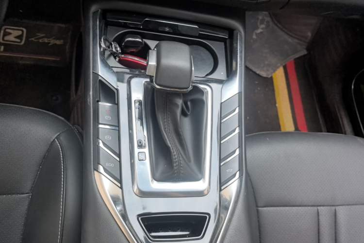 Used Zotye T500 2018 1.5T Automatic Luxury Model Gear Lever
