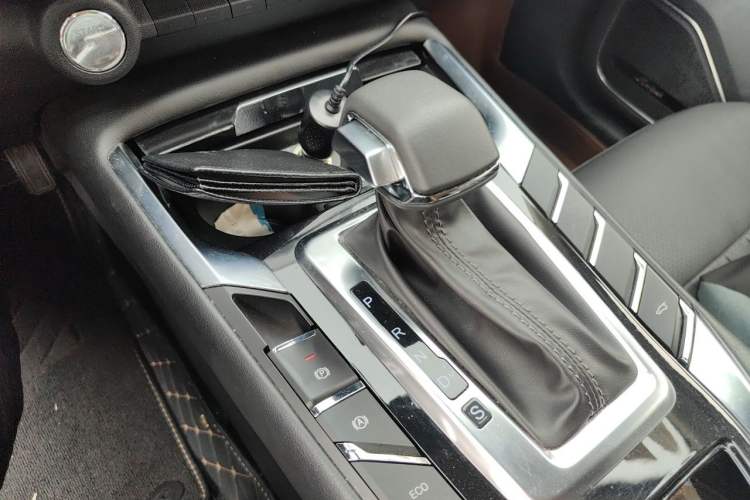Used Zotye T500 2018 1.5T Automatic Luxury Model Gear Lever