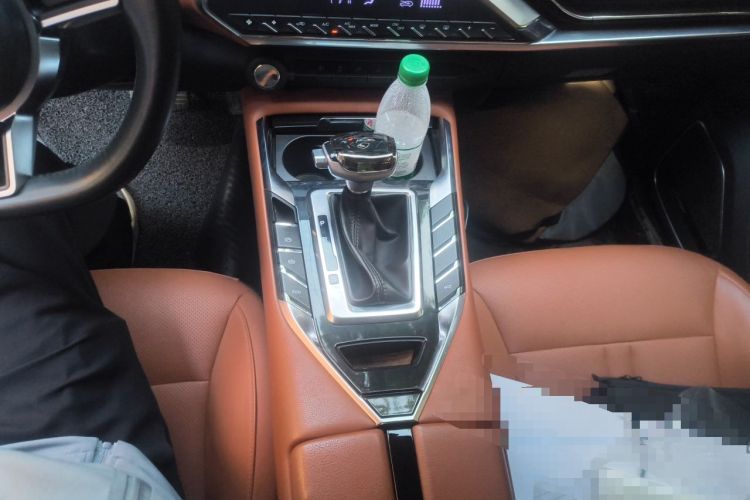 Used Zotye T500 2018 1.5T Automatic Luxury Model Gear Lever
