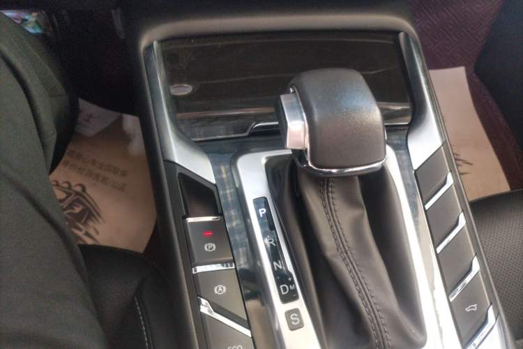 Used Zotye T500 2018 1.5T Automatic Luxury Model Gear Lever