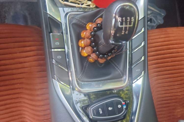 Used Zotye T500 2018 1.5T Manual Luxury Model Gear Lever