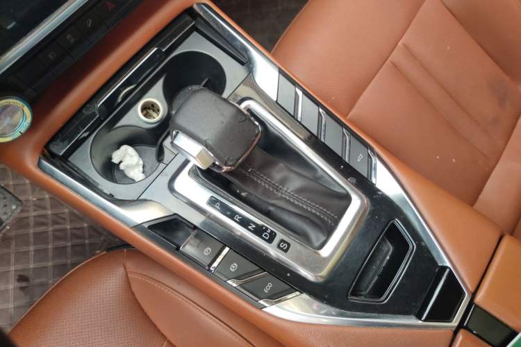 Used Zotye T500 2018 1.5T Automatic Smart Connected Prestige Model Gear Lever