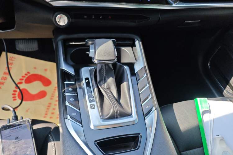 Used Zotye T500 2018 1.5T Automatic Smart Connected Prestige Model Gear Lever