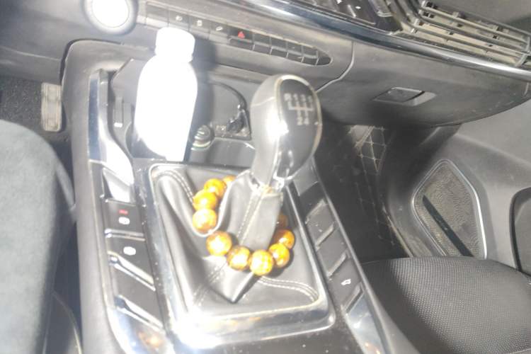Used Zotye T500 2018 1.5T Manual Luxury Model Gear Lever